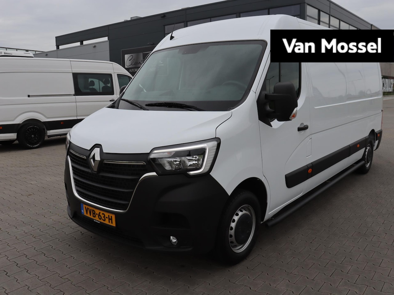 Renault Master - T35 2.3 dCi 150 L3H2 Energy Work Edition | Trekhaak | Betimmering | Achteruitrijcamera | N - AutoWereld.nl