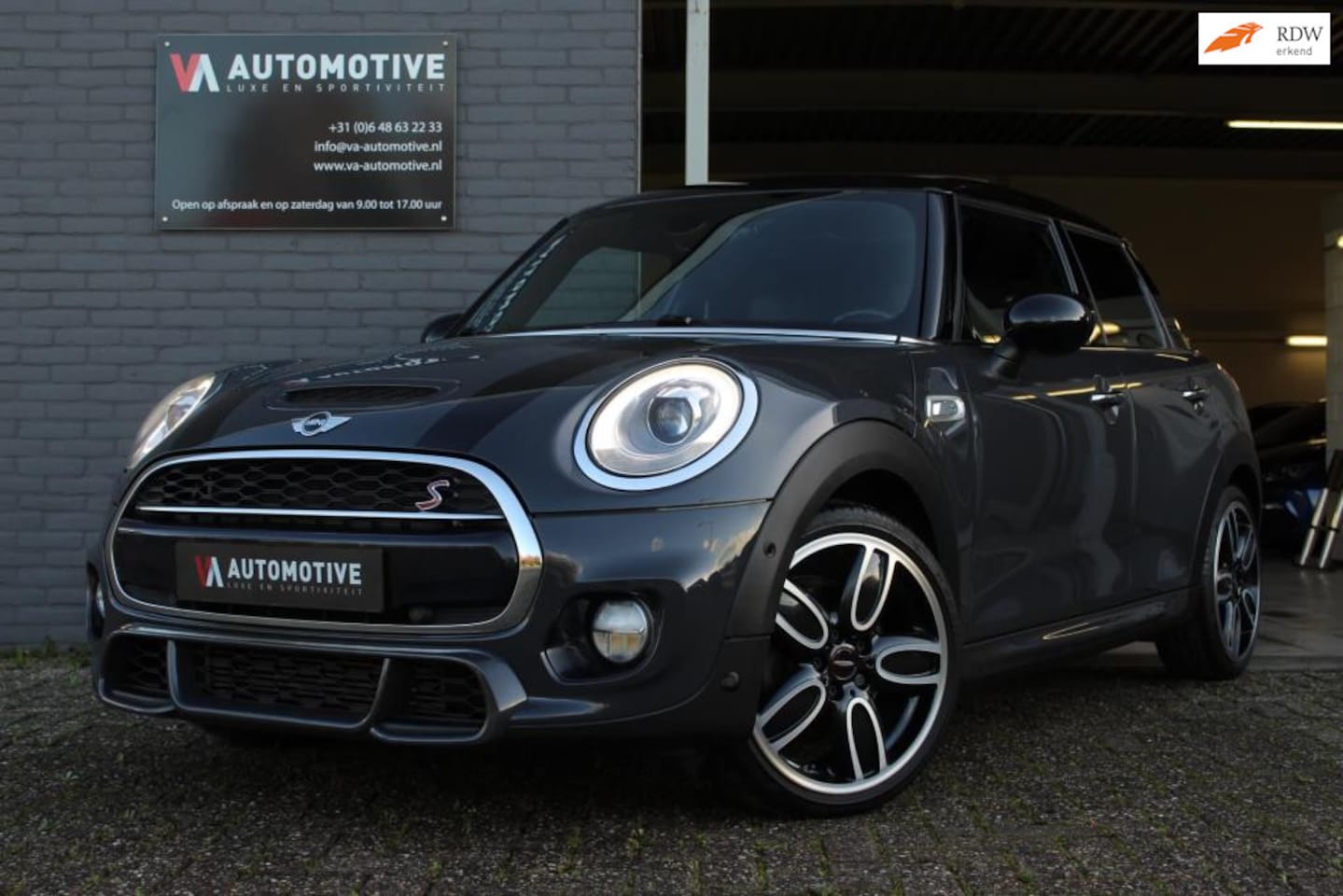 MINI Cooper S - Mini 2.0 CHILI AUT JCW PANO LEER H/K NAVI PROF - AutoWereld.nl