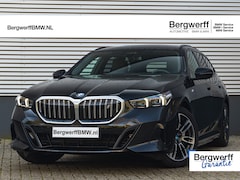 BMW i5 Touring - eDrive40 M-Sport - Trekhaak - Driving Ass Prof - Harman-Kardon - Stoelventilatie