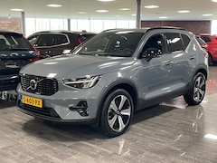 Volvo XC40 - T4 Recharge Plus Dark | Trekhaak | All Season Banden | Harman Kardon | Bestuurdersstoel el