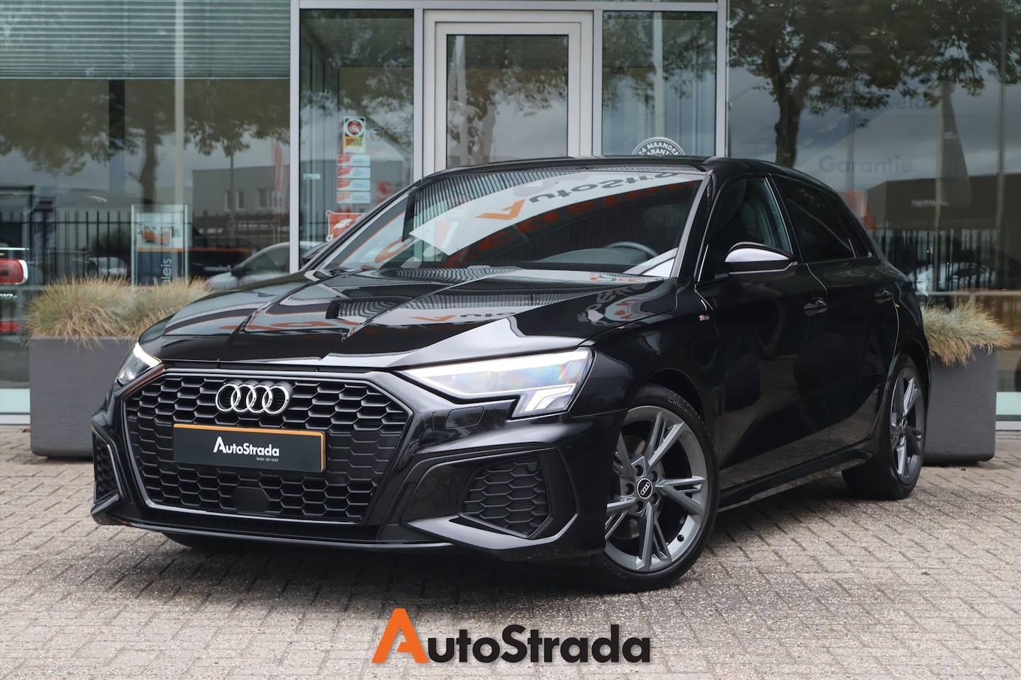 Audi A3 Sportback - 35 TFSI S-Line 150pk | Carplay | DAB | Virtual | Rijstrooksensor | 1e Eigenaar - AutoWereld.nl