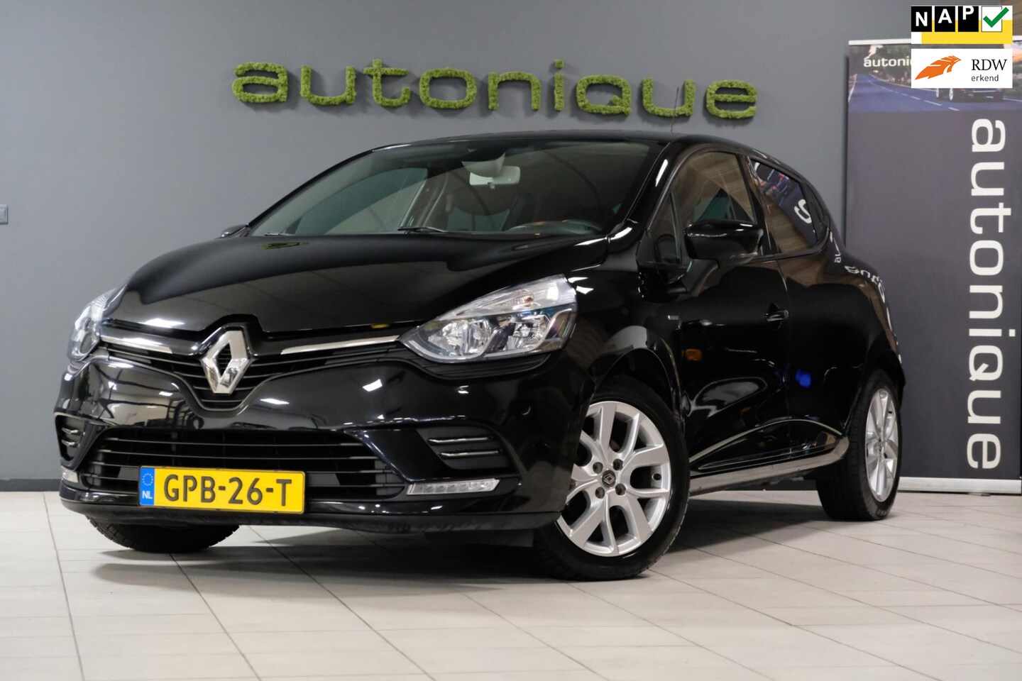 Renault Clio - 1.2 TCe *Limited* Navigatie | Airco | Cruise **Slechts 77dkm** - AutoWereld.nl