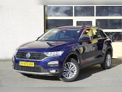 Volkswagen T-Roc - 1.5 TSI 150PK Automaat Style BJ2020 Lmv 16" | Led | Pdc | Navi | Trekhaak | App-Connect |