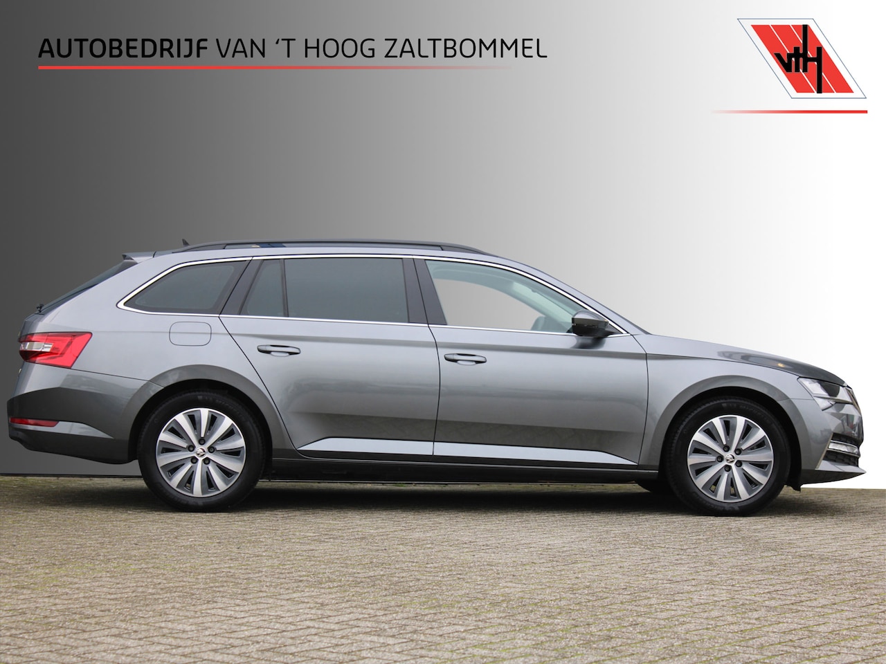 Skoda Superb Combi - 1.4 TSI iV 218pk Business Edition Plus VIRTUAL DAB CARPLAY NAVI TREKHAAK - AutoWereld.nl