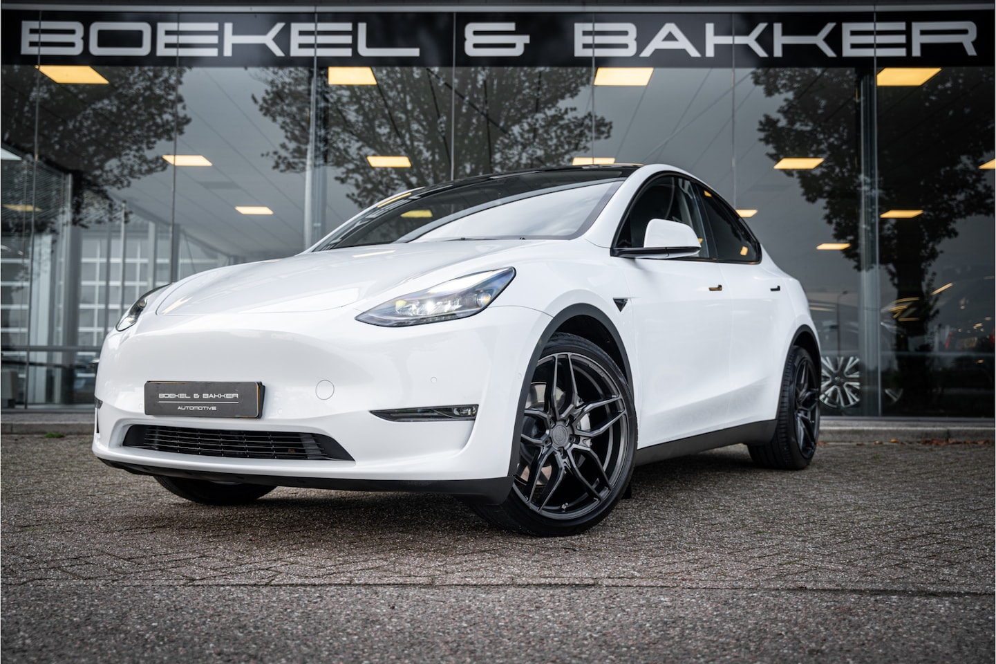 Tesla Model Y - Long Range AWD 75 kWh - Autopilot - 12% bijtelling! - AutoWereld.nl