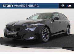 BMW 5-serie Touring - 530e High Executive M Sport Automaat / Panoramadak / Trekhaak / Verwarmd stuurwiel / Stoel