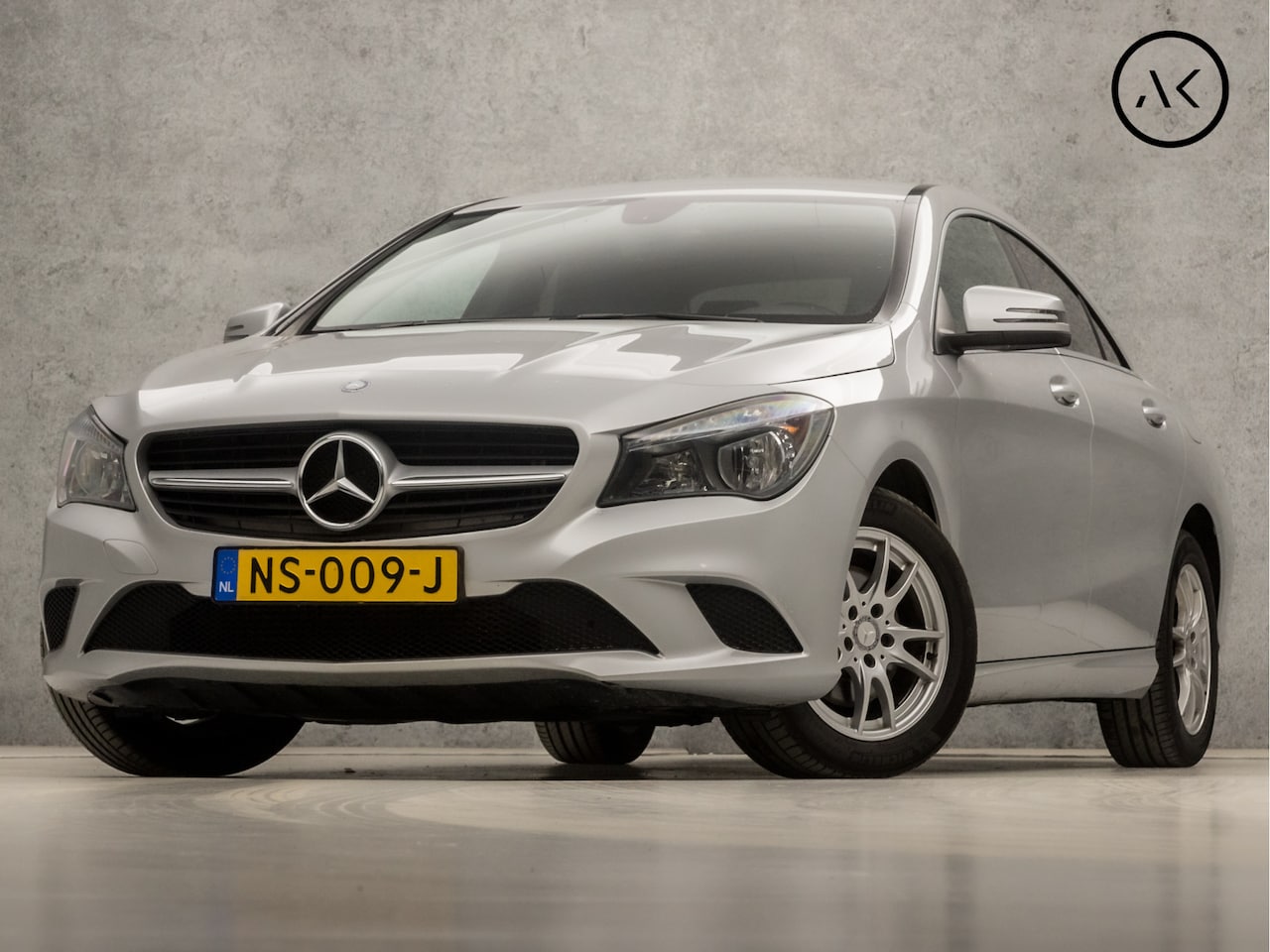 Mercedes-Benz CLA-Klasse - 180 Sport (NAVIGATIE, CLIMATE, CRUISE CONTROL, LEDER, BLUETOOTH, SPORTSTOELEN, NIEUWE APK, - AutoWereld.nl