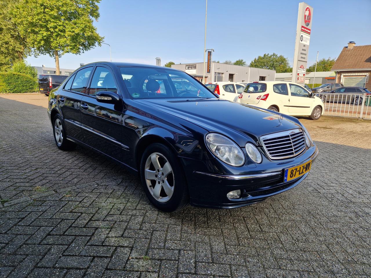 Mercedes-Benz E-klasse - 240 SEDAN | AIRCO | EERSTE EIGENAAR | YOUNGTIMER - AutoWereld.nl