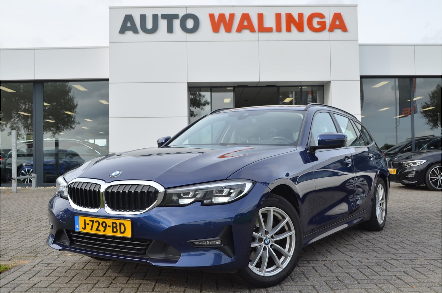 BMW 3-serie Touring - 320i Executive Edition Sportstoelen | Carplay | Leer 1/2 | Elektr a.klep | Navi | DAB | LE - AutoWereld.nl