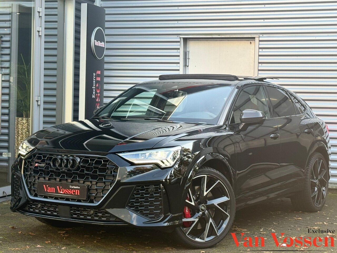 Audi RSQ3 - Sportback |Pano|Sonos|Matrix|360 Camera|RS-Stoelen|Sfeerverlichting|400PK - AutoWereld.nl