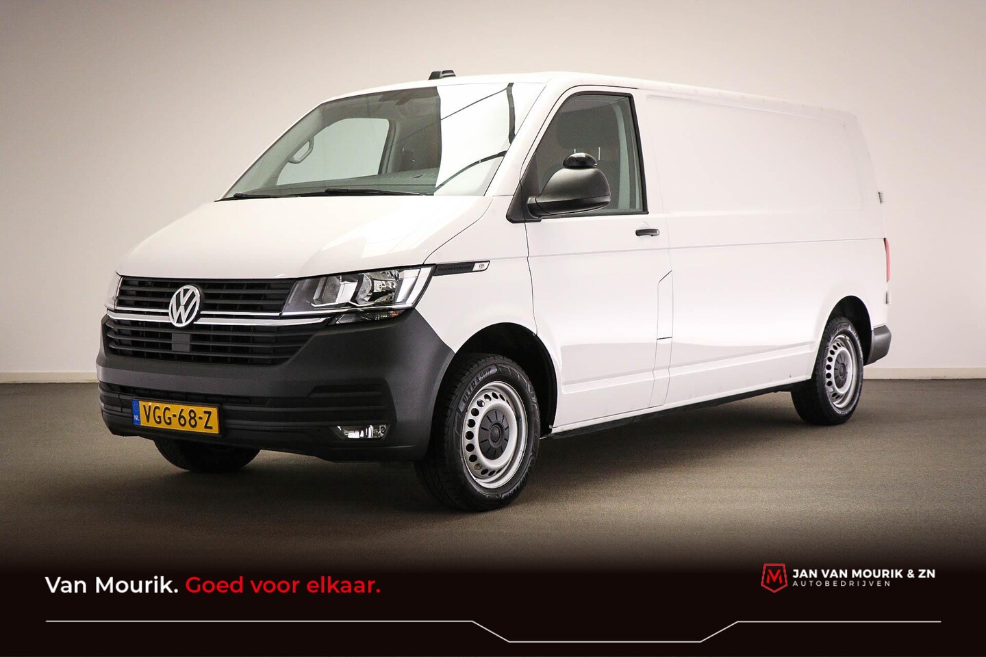 Volkswagen Transporter - 2.0 TDI L2H1 28 Comfortline | AIRCO | CRUISE | NAVI | APP CONNECT | CAMERA | TREKHAAK - AutoWereld.nl