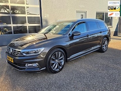 Volkswagen Passat Variant - 2.0 TSI R-line DSG Virtual dashboard Leder camera 220pk