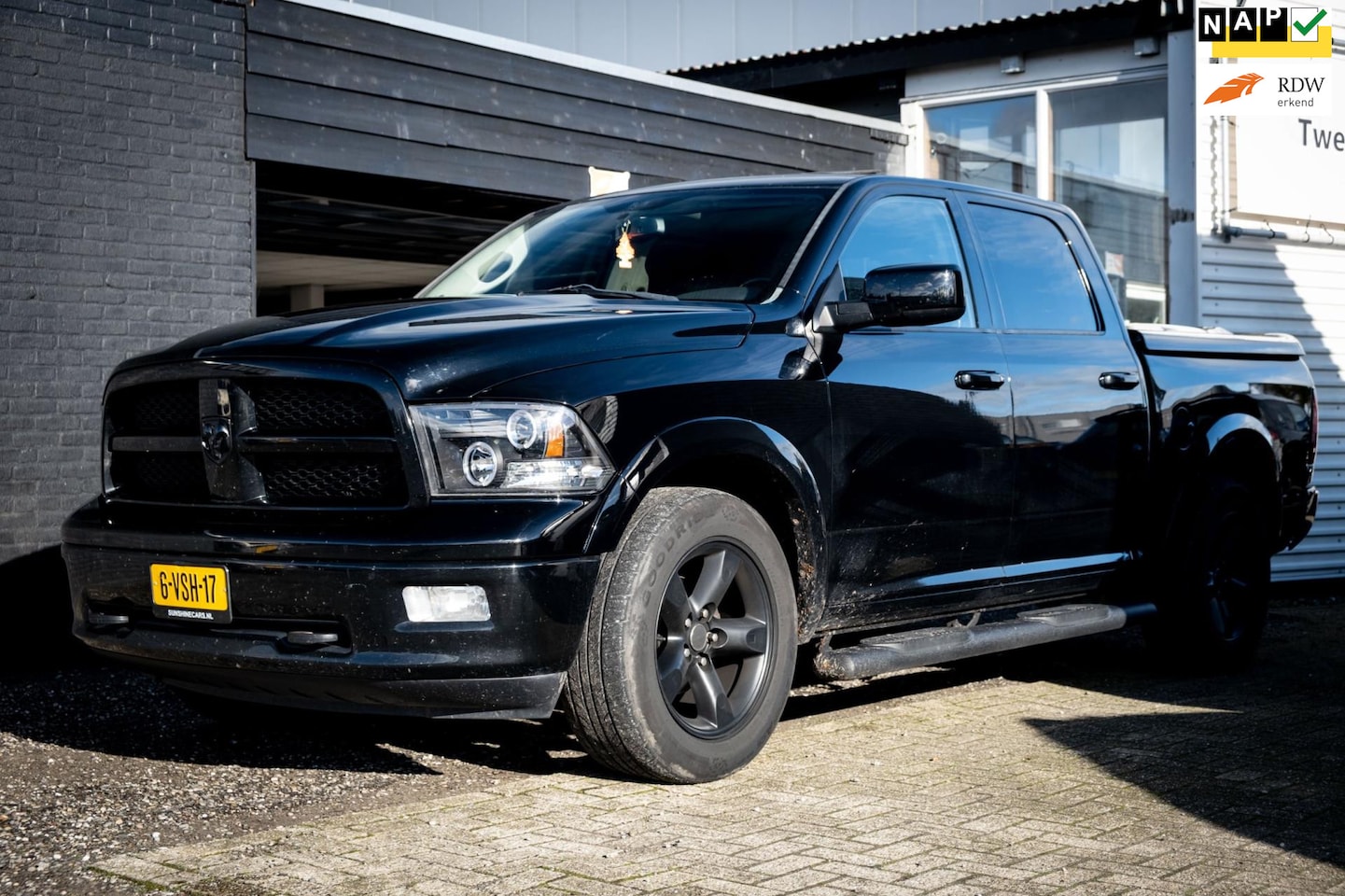 Dodge Ram 1500 - 5.7 V8 4x4 Quad Cab 6'4 | Schuifdak | Stoelventilatie | Camera - AutoWereld.nl