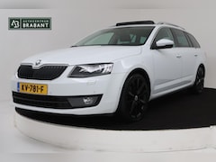 Skoda Octavia Combi - 1.0 TSI Greentech Style Business Automaat (PANORAMADAK, NAVIGATIE, CAMERA, STOELV, NL-AUTO