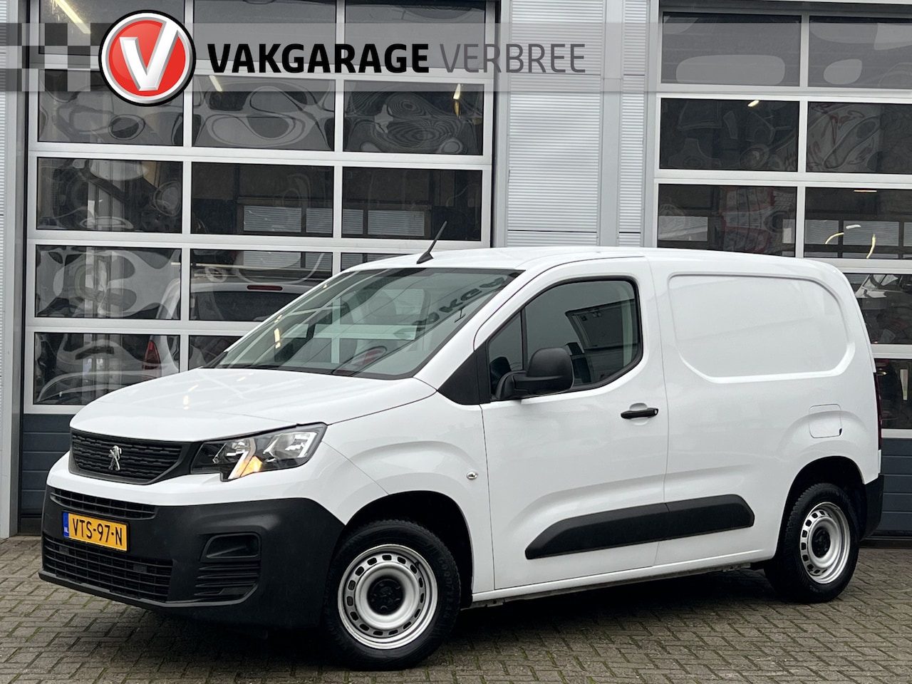 Peugeot Partner - 1.5 BlueHDi 100 S&S L1 | PDC Achter | Cruise Control | Arico | Zijschuifdeur Rechts | - AutoWereld.nl