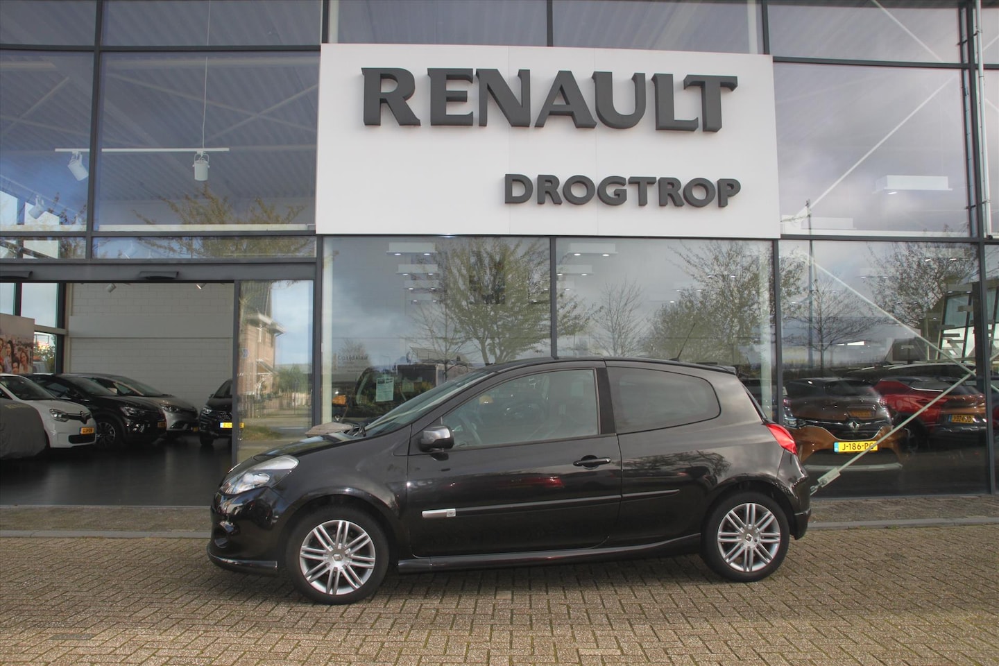 Renault Clio - 125PK-3DRS-GT-114DKM-NAVI-CLIMA-KUIPSTOELEN-PLAATJE- - AutoWereld.nl