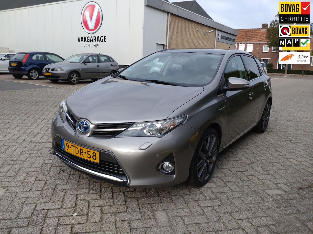 Toyota Auris - 1.8 Hybrid Lease 1.8 Hybrid Lease+ - AutoWereld.nl