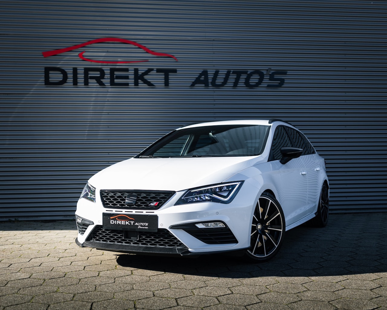 Seat Leon ST - 2.0 TSI CUPRA 300 4DRIVE PERFORMANCE BREMBO CAMERA - AutoWereld.nl