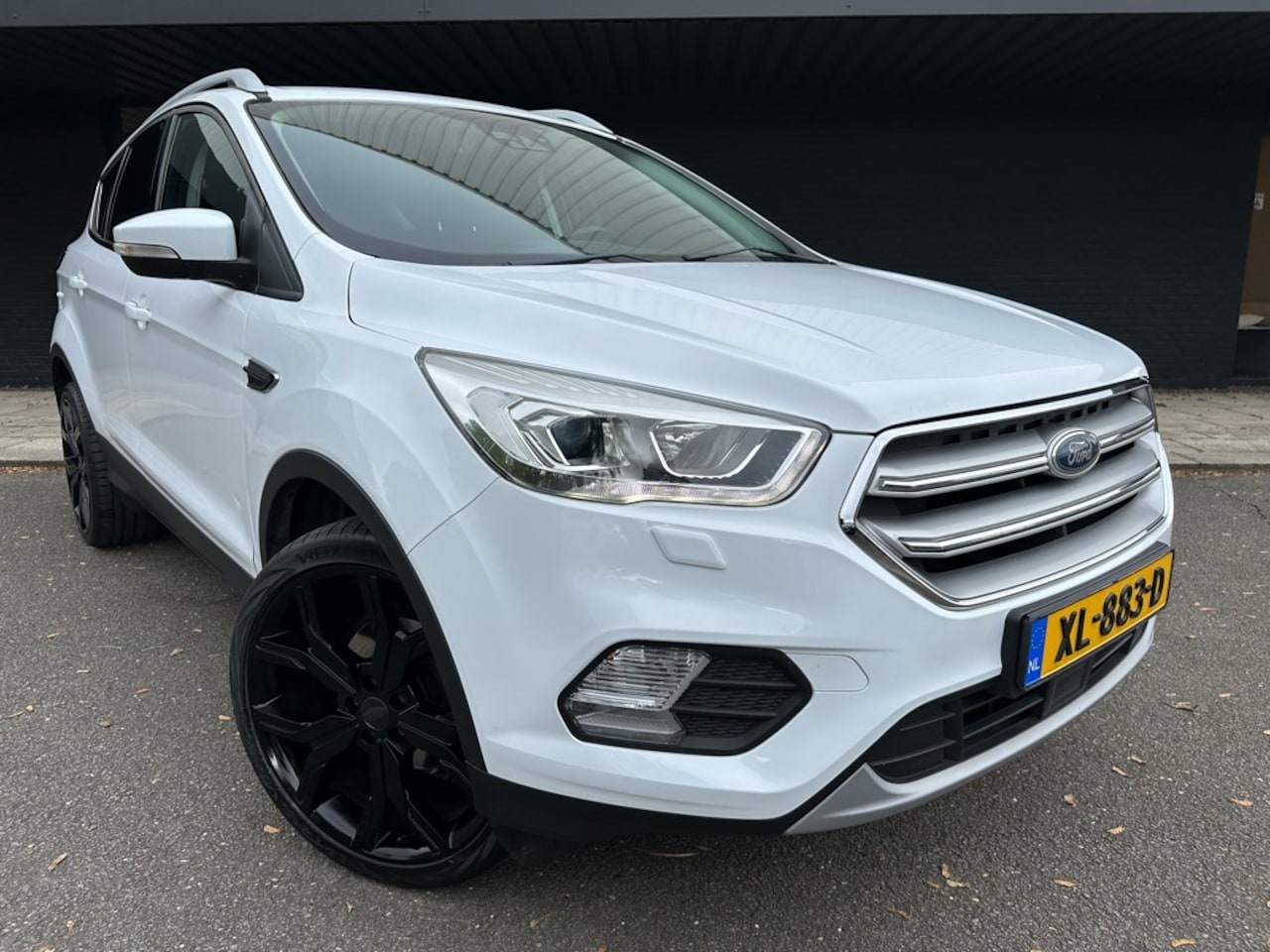 Ford Kuga - 1.5 EcoB. Titanium - AutoWereld.nl