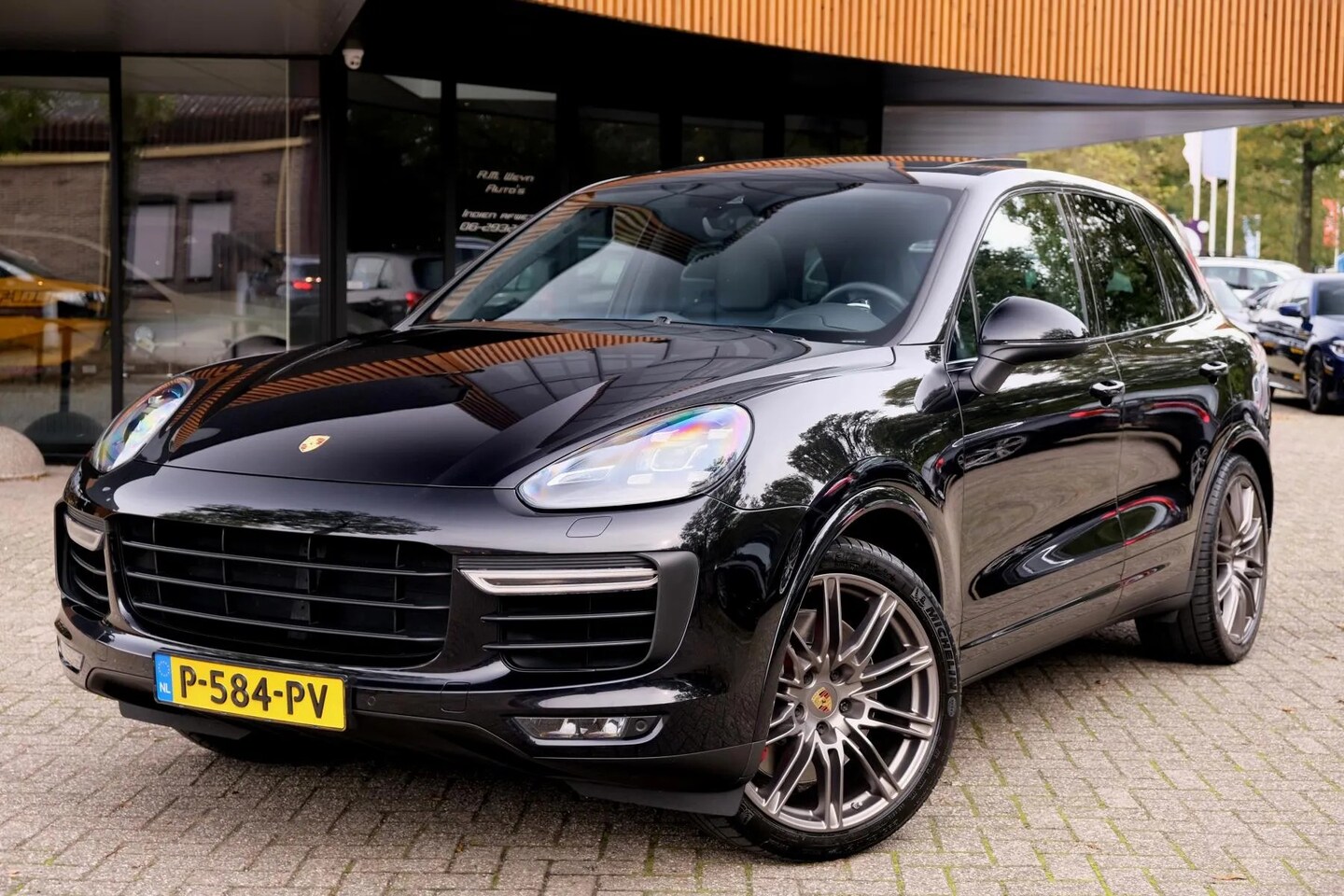 Porsche Cayenne - 4.8 Turbo/Sport Chrono/Pano/Bose/Carplay/Trekhaak/ - AutoWereld.nl