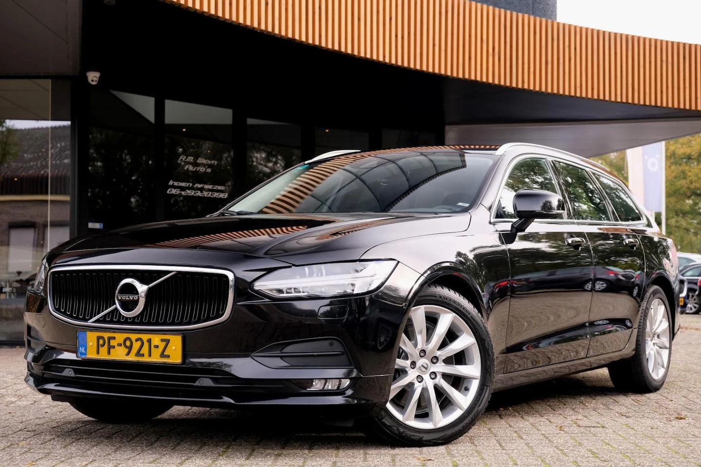 Volvo V90 - 2.0 T5 Momentum/Autopilot/BLIS/ACC/Carplay/ - AutoWereld.nl