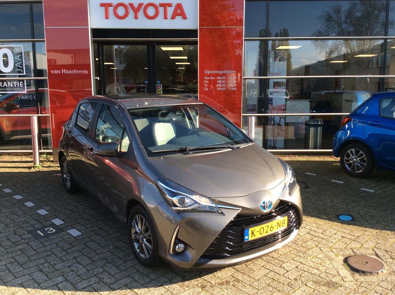 Toyota Yaris - 1.5 Full Hybrid 100pk 5D Aut Dynamic - AutoWereld.nl