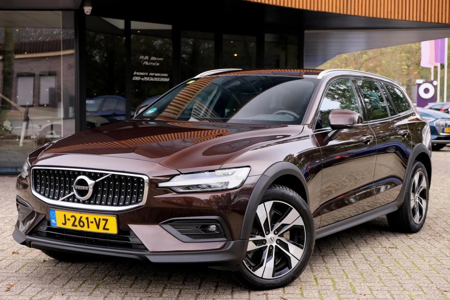 Volvo V60 Cross Country - 2.0 B5 AWD Pro/Autopilot/ACC/Carplay/Winterpakket/03- - AutoWereld.nl