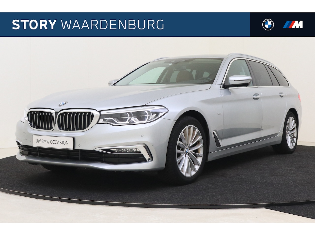 BMW 5-serie Touring - 520i High Executive Luxury Line Automaat / Trekhaak / Adaptieve LED / Comfortstoelen / Nav - AutoWereld.nl