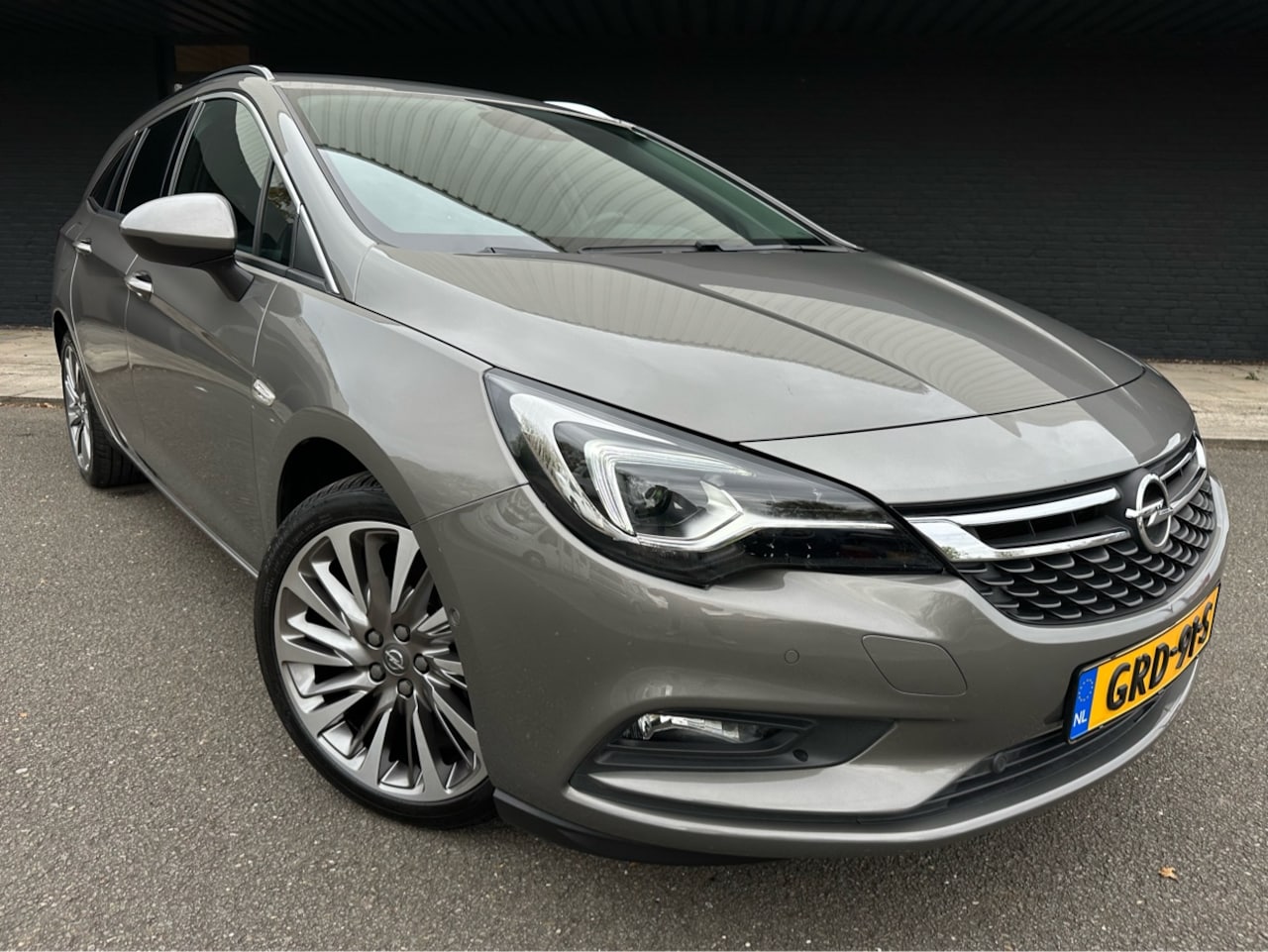 Opel Astra Sports Tourer - 1.4 Turbo Innovation, Veel opties! Stoelverwarming, koeling en m - AutoWereld.nl