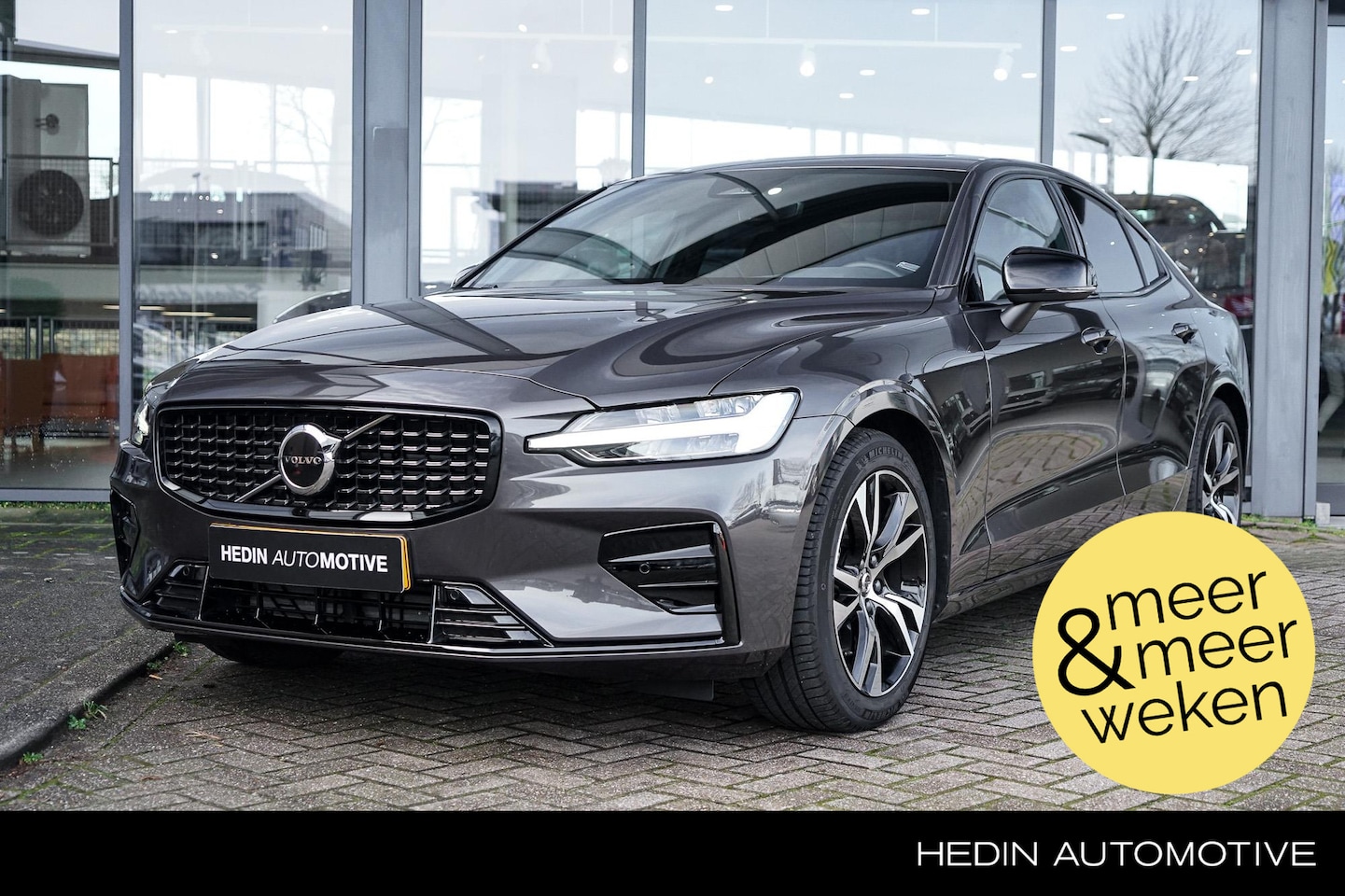 Volvo S60 - 2.0 B4 Plus Dark Automaat | Panoramadak | Elektrisch Bedienbare Voorstoelen | Adaptieve Cr - AutoWereld.nl