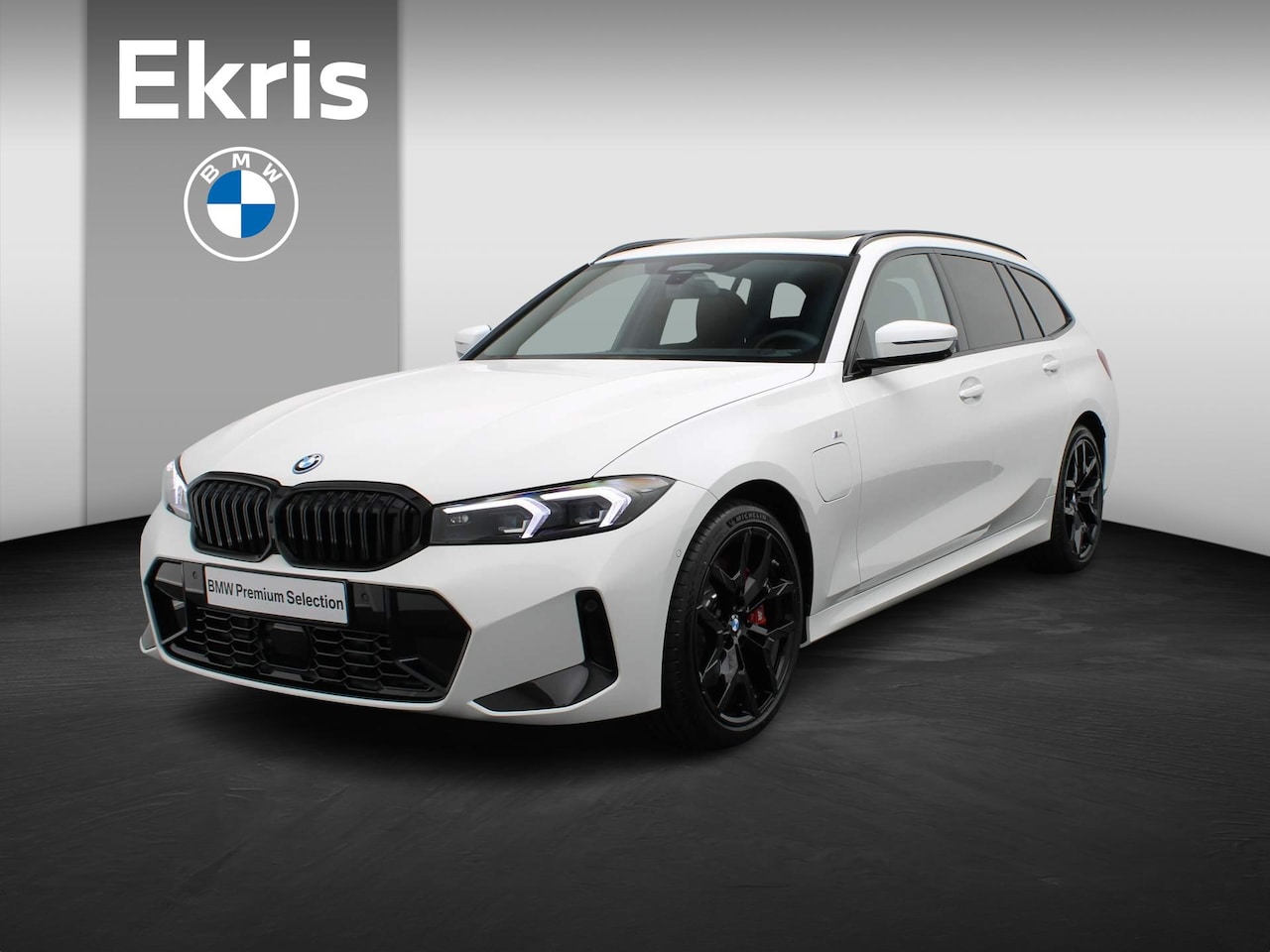 BMW 3-serie Touring - 330e M Sportpakket Pro | Innovation Pack | Comfort Pack | Stuurwielrand Verwarmd | Comfort - AutoWereld.nl