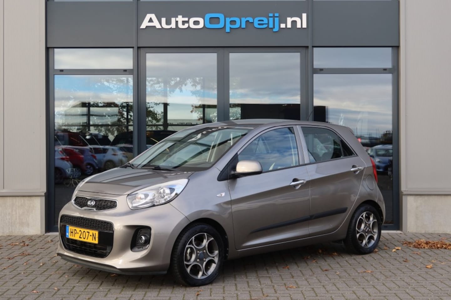 Kia Picanto - 1.2 CVVT DynamicLine 86pk Clima, Leder bekleding, Cruise, LM-Vel - AutoWereld.nl