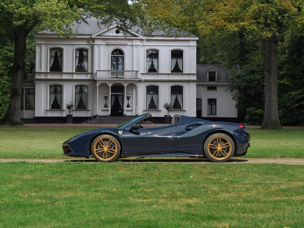 Ferrari 488 - Spider | Full PPF | Racing Seats | JBL | Blu Pozzi | Historical color | Carbon Driver Zone - AutoWereld.nl