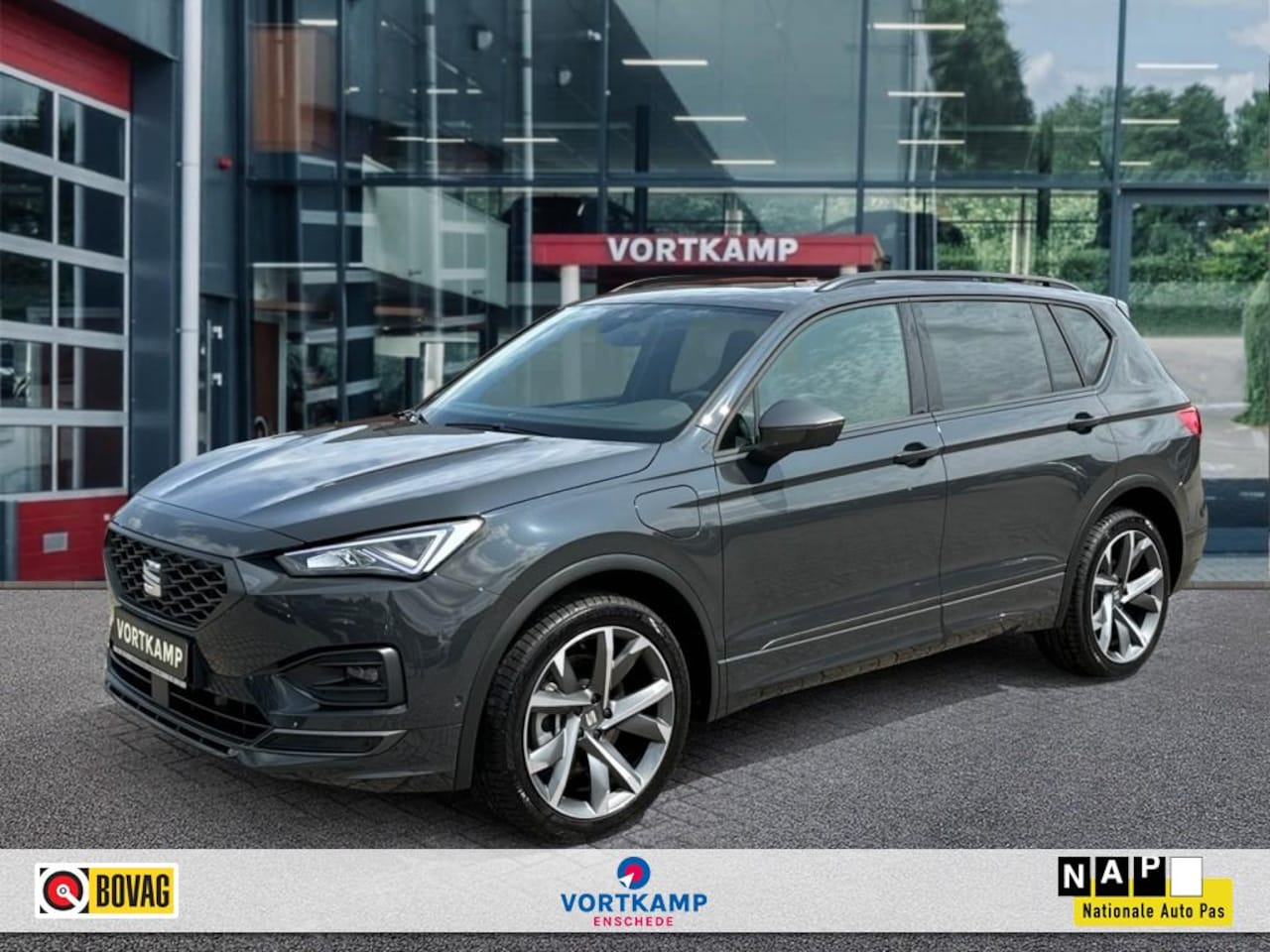 Seat Tarraco - 1.4 TSI DSG FR E-HYBRID PANO-DAK/TREKHAAK/CAMERA/NAVI/ACC/STOELV - AutoWereld.nl