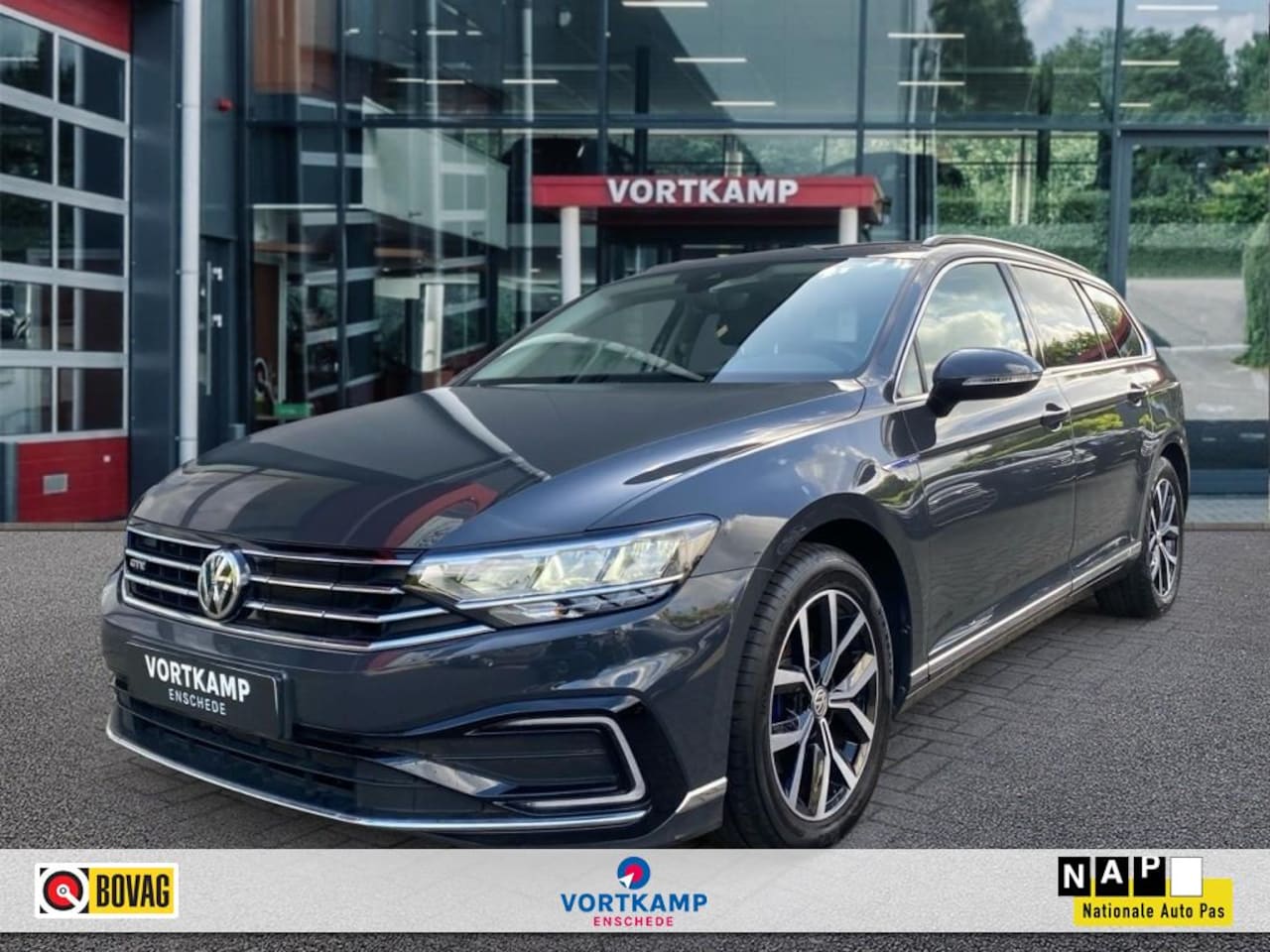 Volkswagen Passat Variant - 1.4 TSI DSG GTE TREKHAAK/LEDER/CAMERA/MEMORY/NAVI/ACC/STOELVERW - AutoWereld.nl