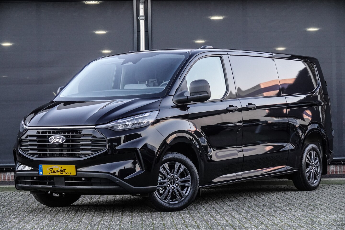 Ford Transit Custom - L2H1 2.0Tdci 136Pk | Trend 320 | Dubbele Schuifdeur | Agate Black - AutoWereld.nl