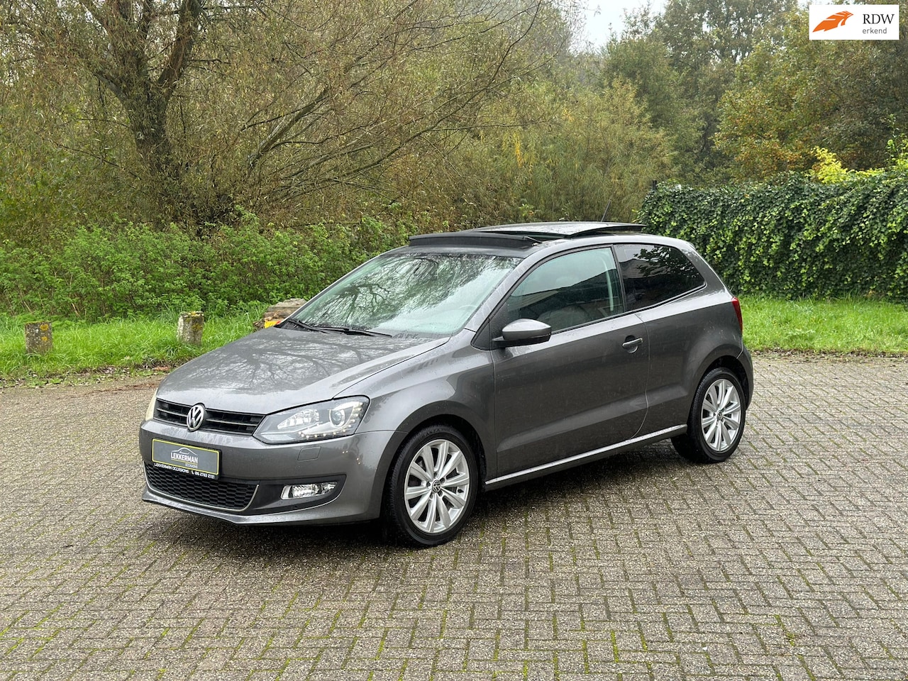 Volkswagen Polo - 1.2 TSI Highline PANO I LED I 6-BAK I PDC I CRUISE - AutoWereld.nl