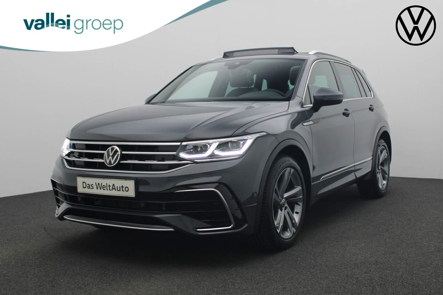 Volkswagen Tiguan - 1.5 TSI 150PK DSG R-Line | Pano | Trekhaak | Keyless | IQ Light | 19 inch - AutoWereld.nl