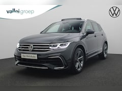 Volkswagen Tiguan - 1.5 TSI 150PK DSG R-Line | Pano | Trekhaak | Keyless | IQ Light | 19 inch