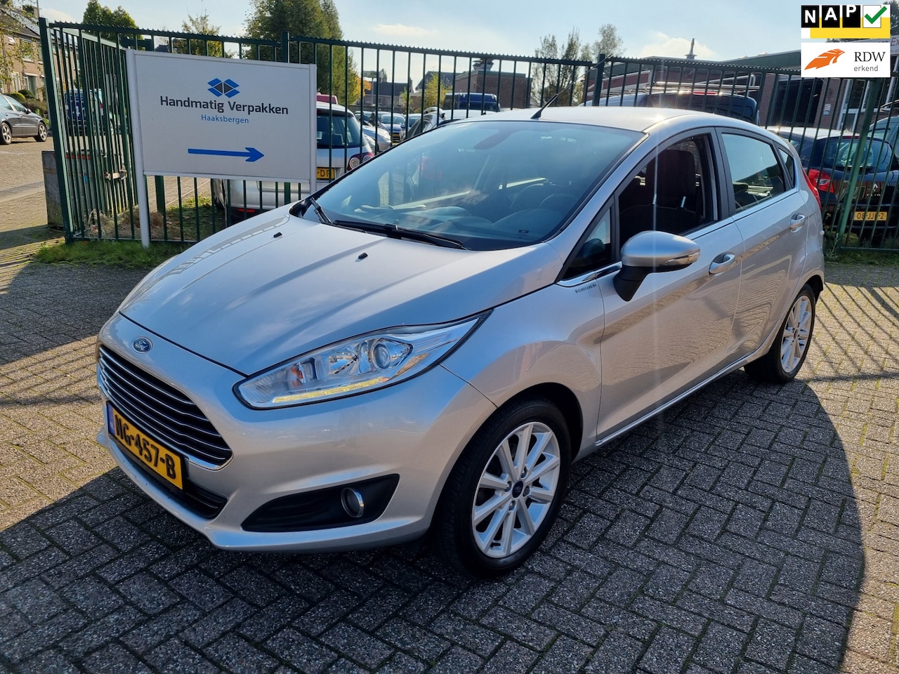 Ford Fiesta - 1.0 EcoBoost Candy Blue Edition NW APK. - AutoWereld.nl