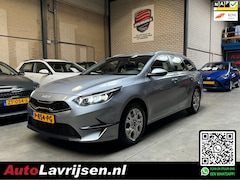 Kia Cee'd Sportswagon - Ceed 1.5 TURBO 4 CILINDER DYNAMICLINE NAVI/CAMERA CRUISE ECC TREKHAAK (1410KG TREKKEN) NL