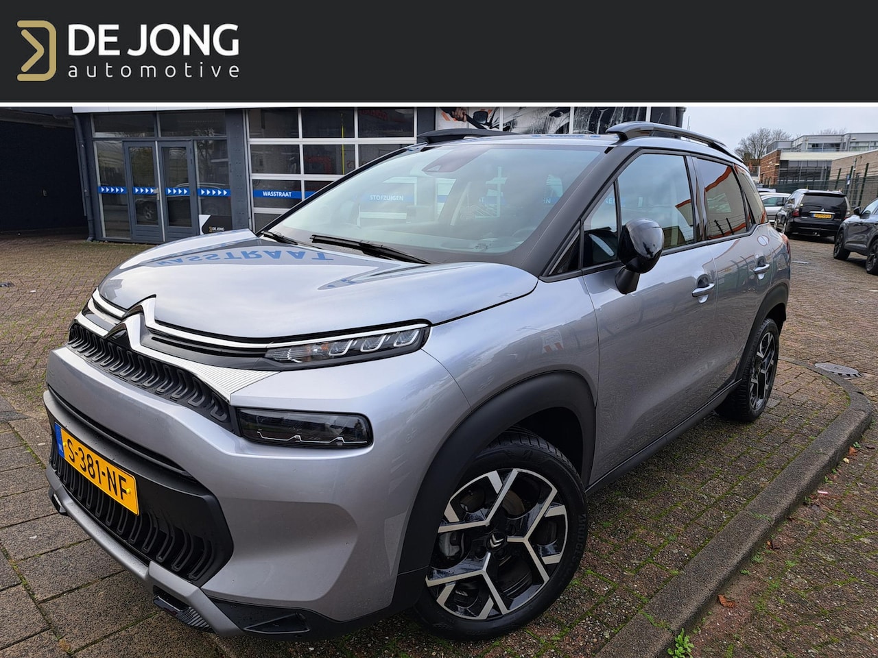 Citroën C3 Aircross - 1.2 PureTech Shine Navi/Camera/Trekhaak/Key-Less entry/Luxe interieur/GEEN AFLEVERKOSTEN - AutoWereld.nl