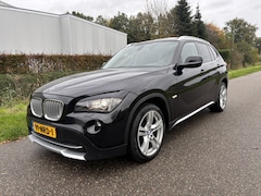 BMW X1 - xDrive28i Executive / AUTOMAAT / PANORAMADAK / LEER / NAVI