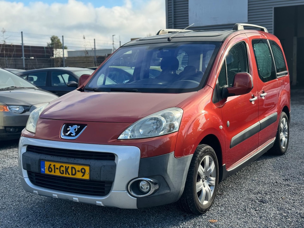 Peugeot Partner Tepee - 1.6 Outdoor Clima Pano multi - AutoWereld.nl