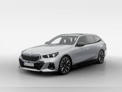 BMW 5-serie Touring - 530e M Sport Edition | M Sport Pro | Innovation Pack | Travel Pack | Comfort Pack