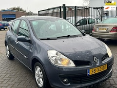 Renault Clio - 1.6-16V Dynamique S Automaat 1e eigenaar panorama dak airco cruis control cv op afs