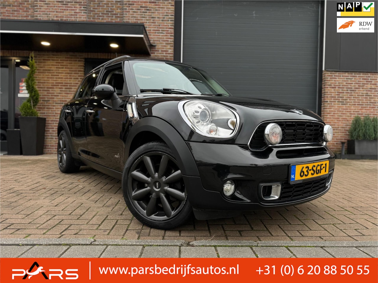 MINI Countryman - Mini 1.6 Cooper S ALL4 Chili 4x4 184pk zeer nette Navi Panorama dak Airco Cruise Elk.Ramen - AutoWereld.nl