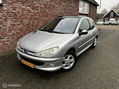 Peugeot 206 - 1.4 Gentry