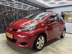 Toyota Aygo - 1.0-12V Aspiration Red Navigator