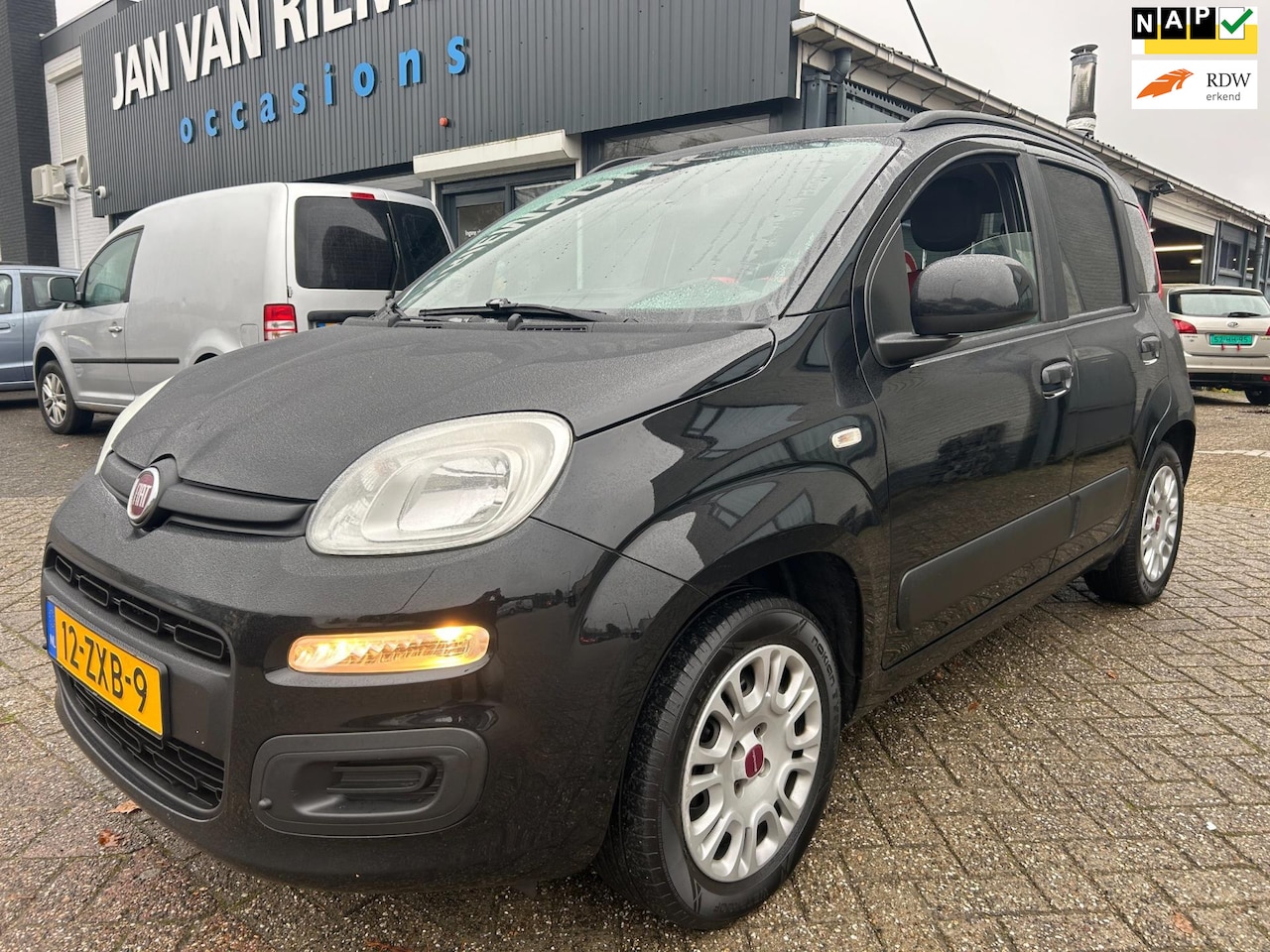 Fiat Panda - 0.9 TwinAir Lounge Automaat airco 5 drs hoge instap - AutoWereld.nl